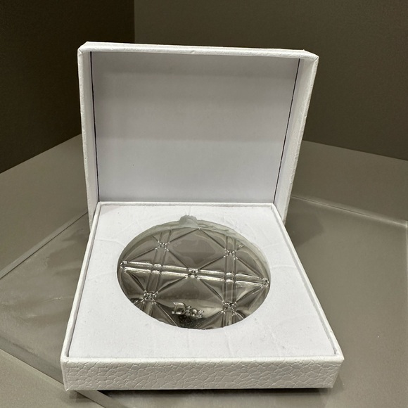 DIOR LIMITED EDITION METAL CANNAGE COMPACT MIRROR. NIB - Picture 4 of 6